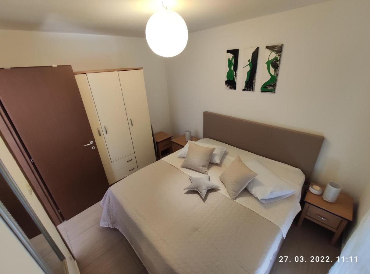 Apartman Antonela With Free Garage Parking Apartman Split Kültér fotó