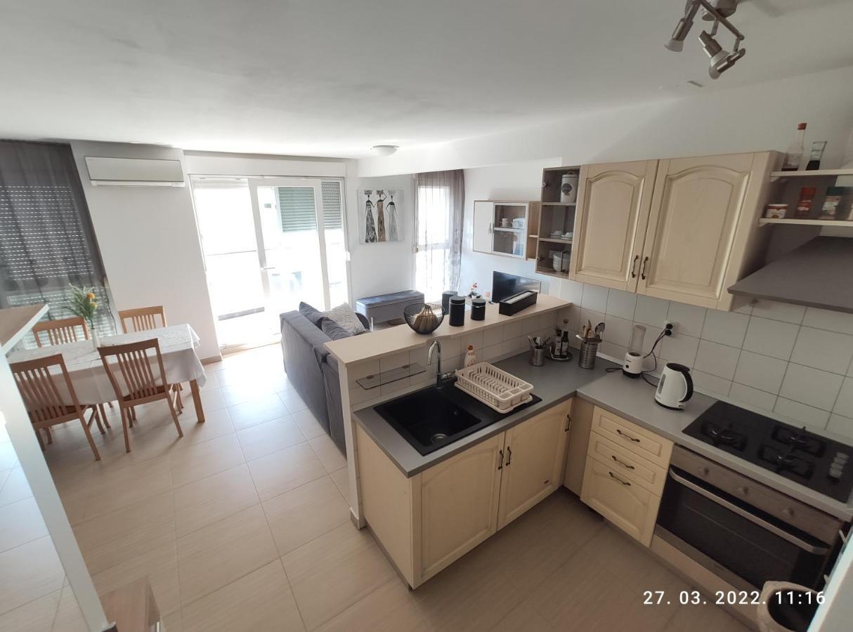 Apartman Antonela With Free Garage Parking Apartman Split Kültér fotó