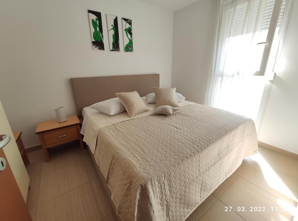 Apartman Antonela With Free Garage Parking Apartman Split Kültér fotó